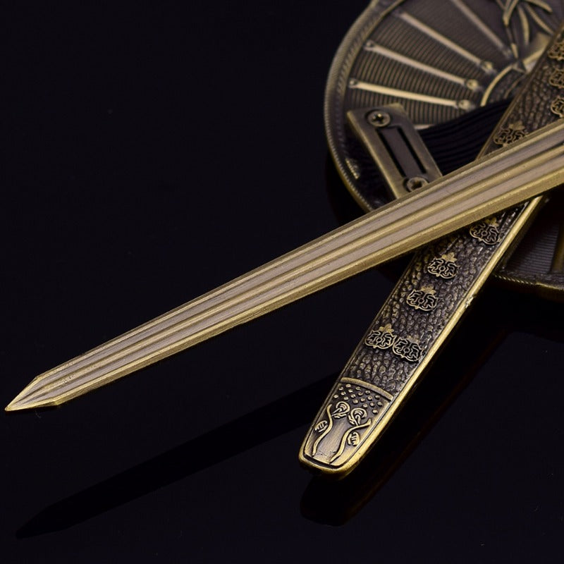 Nakorara　ミニチュア　エルデンリング　失地騎士の大剣　盾　2個セット　アクセサリー　武器モデル　ダイキャスト製　おもちゃ　卓上装備品　愛刀