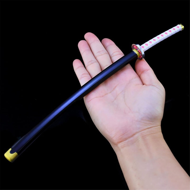 Nakorara　鬼滅の刃　日輪刀ミニ刀剣 26cm ヒノカミ神楽 日輪刀 ナイフ 刀掛台送り おもちゃ インテリア装備品 コスプレ 日本刀 装備品 クリスマスプレゼント ハロウィン 舞台化 飾り