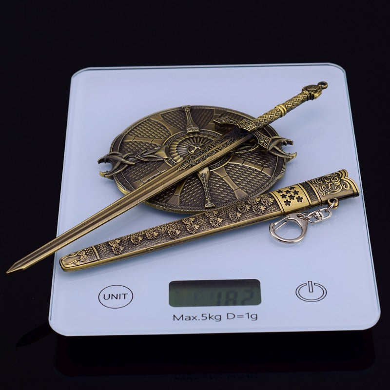 Nakorara　ミニチュア　エルデンリング　失地騎士の大剣　盾　2個セット　アクセサリー　武器モデル　ダイキャスト製　おもちゃ　卓上装備品　愛刀