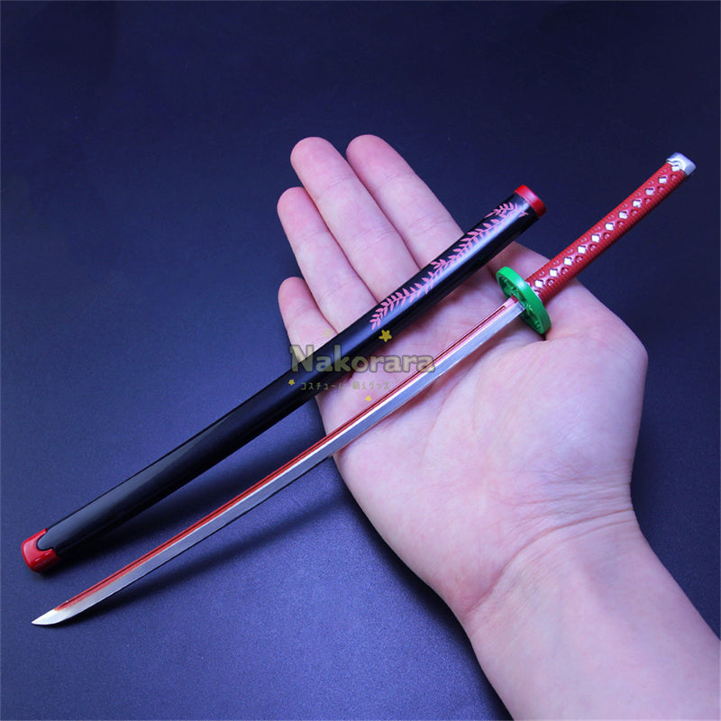Nakorara　ミニチュア　鬼滅の刃　炭治郎　ヒノカミ神楽　ダイキャスト製　26cm　ミニ日輪刀　合金製　コスプレ　道具　飾り　キーホルダー　プレゼント　刀剣　ハロウィン　おもちゃ