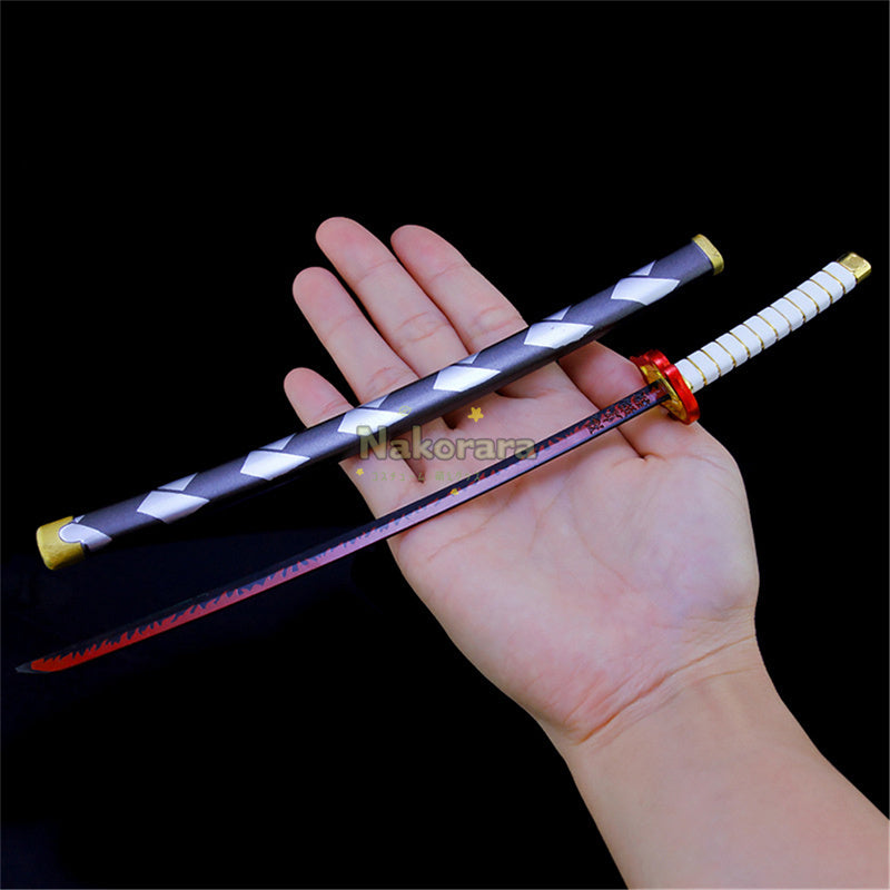 Nakorara　ミニチュア　鬼滅の刃　炭治郎　ヒノカミ神楽　ダイキャスト製　26cm　ミニ日輪刀　合金製　コスプレ　道具　飾り　キーホルダー　プレゼント　刀剣　ハロウィン　おもちゃ
