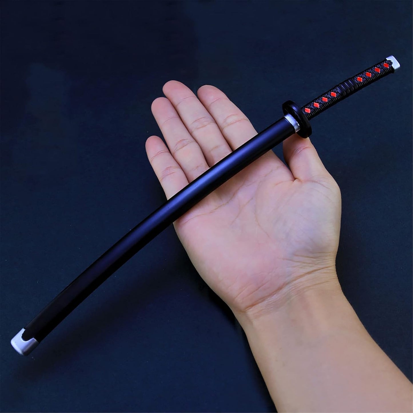 Nakorara　鬼滅の刃　日輪刀ミニ刀剣 26cm ヒノカミ神楽 日輪刀 ナイフ 刀掛台送り おもちゃ インテリア装備品 コスプレ 日本刀 装備品 クリスマスプレゼント ハロウィン 舞台化 飾り