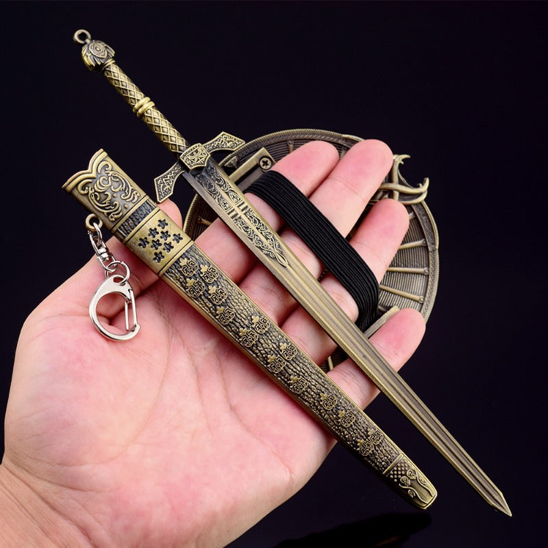 Nakorara　ミニチュア　エルデンリング　失地騎士の大剣　盾　2個セット　アクセサリー　武器モデル　ダイキャスト製　おもちゃ　卓上装備品　愛刀
