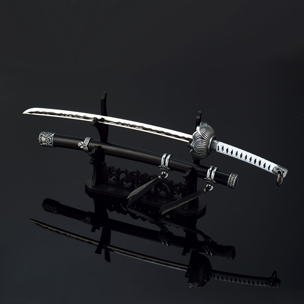 Nakorara　SEKIRO: SHADOWS DIE TWICE　剣聖 葦名一心　黒の不死斬り　開門　26cm　武器　工芸品　ミニチュア　1/6スケール　ダイキャスト製　おもちゃ　武器レプリカ　卓上装備品　イベント　武器モデル　塗装済み可動フィギュア