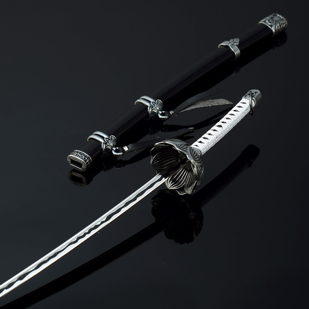 Nakorara　SEKIRO: SHADOWS DIE TWICE　剣聖 葦名一心　黒の不死斬り　開門　26cm　武器　工芸品　ミニチュア　1/6スケール　ダイキャスト製　おもちゃ　武器レプリカ　卓上装備品　イベント　武器モデル　塗装済み可動フィギュア