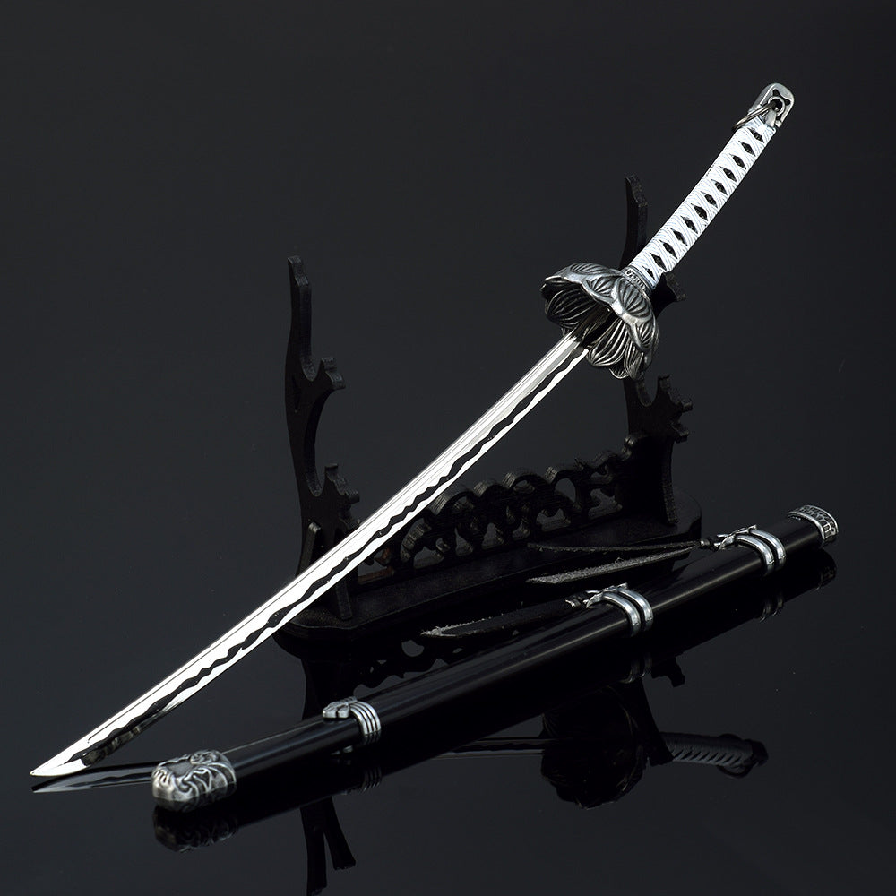 Nakorara　SEKIRO: SHADOWS DIE TWICE　剣聖 葦名一心　黒の不死斬り　開門　26cm　武器　工芸品　ミニチュア　1/6スケール　ダイキャスト製　おもちゃ　武器レプリカ　卓上装備品　イベント　武器モデル　塗装済み可動フィギュア