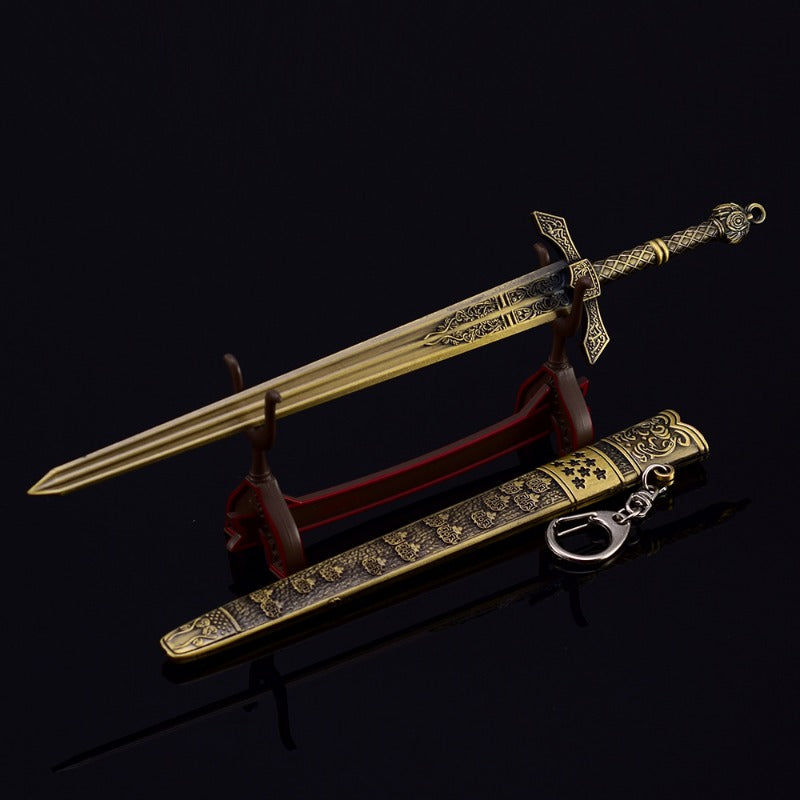 Nakorara　ミニチュア　エルデンリング　失地騎士の大剣　盾　2個セット　アクセサリー　武器モデル　ダイキャスト製　おもちゃ　卓上装備品　愛刀
